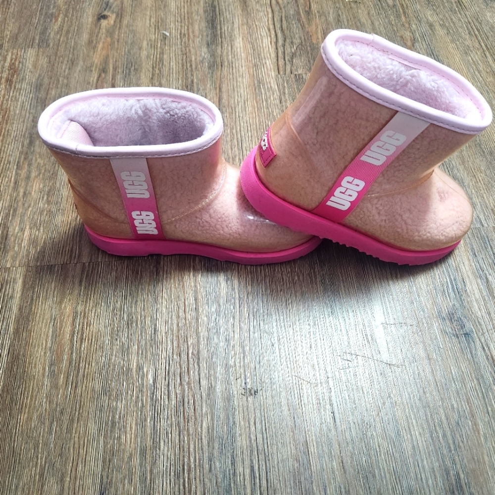 🧡Girls Pink clear mini Uggs🧡